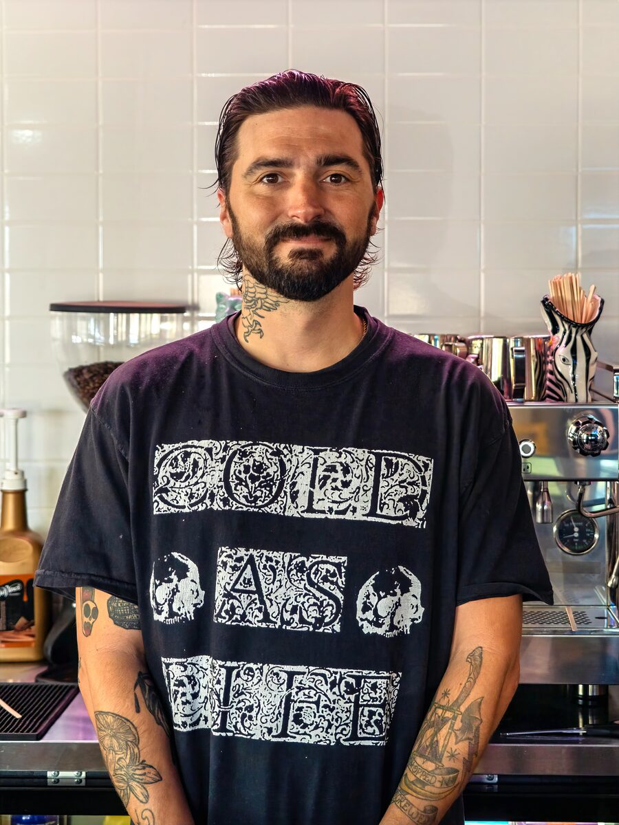 Chase, Kava Tender
